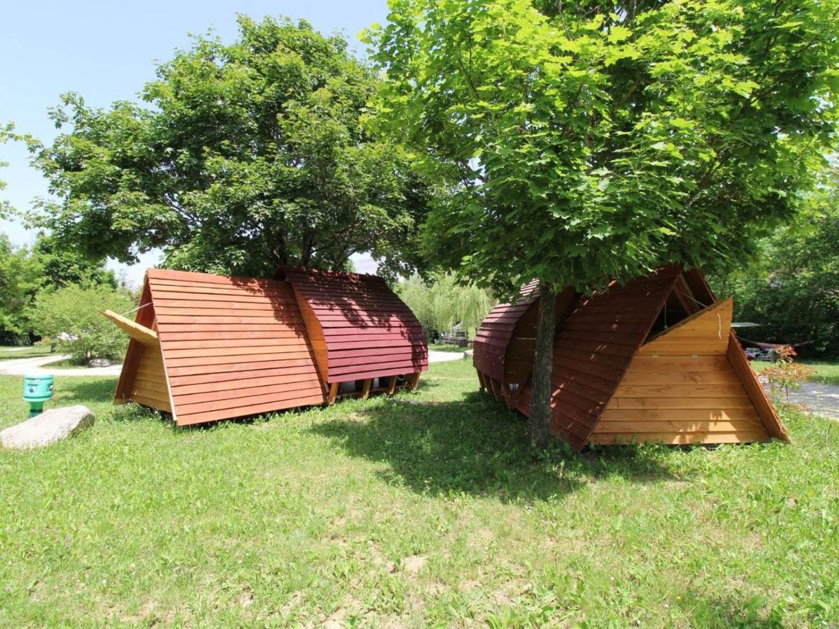 Habitat Createur - Hebergements Insolites Au Camping Municipal "Les Ecureuils" Recoubeau-Jansac 外观 照片