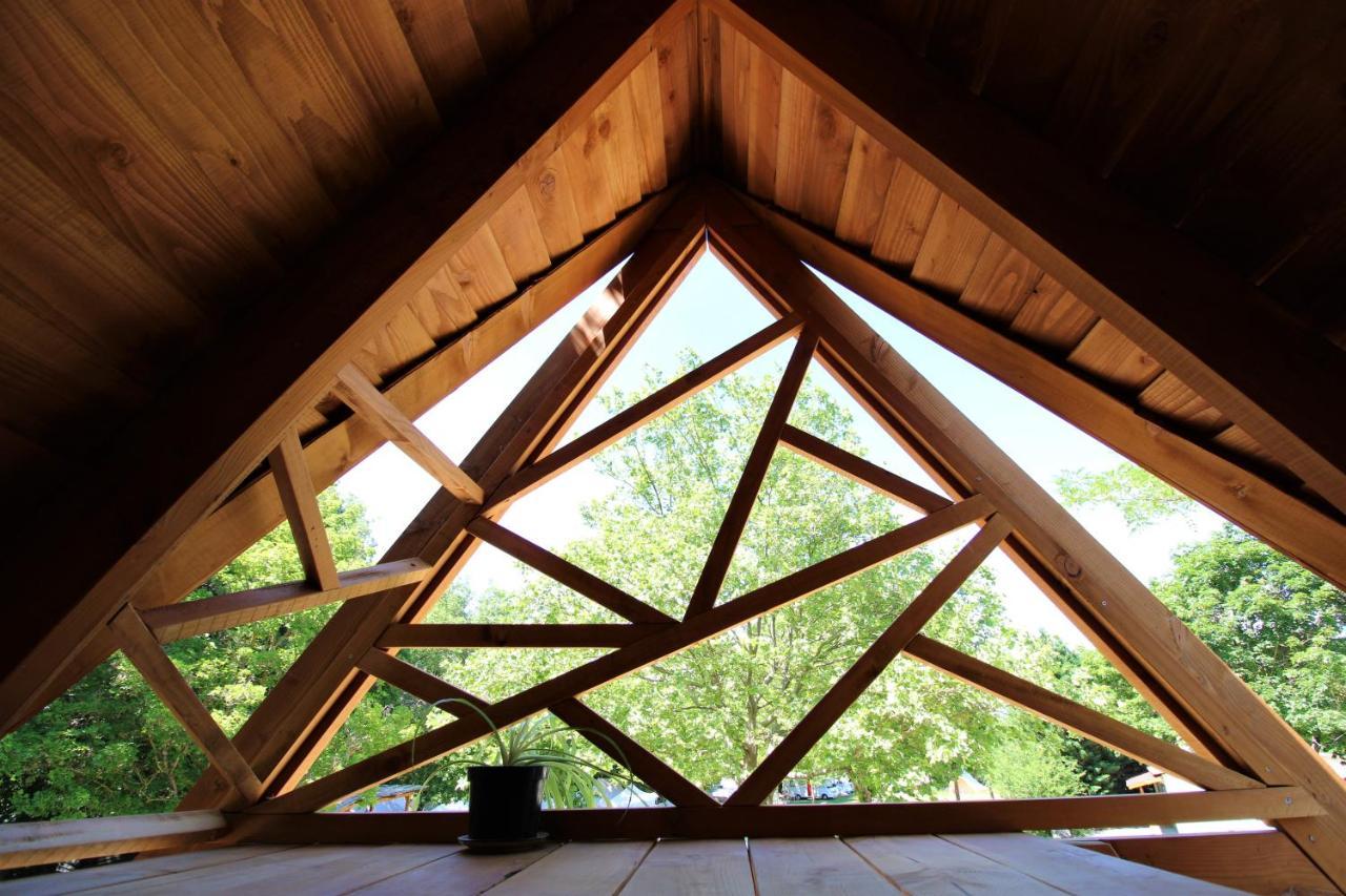 Habitat Createur - Hebergements Insolites Au Camping Municipal "Les Ecureuils" Recoubeau-Jansac 外观 照片