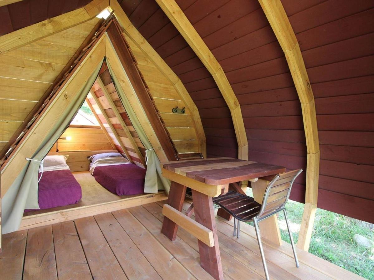 Habitat Createur - Hebergements Insolites Au Camping Municipal "Les Ecureuils" Recoubeau-Jansac 外观 照片