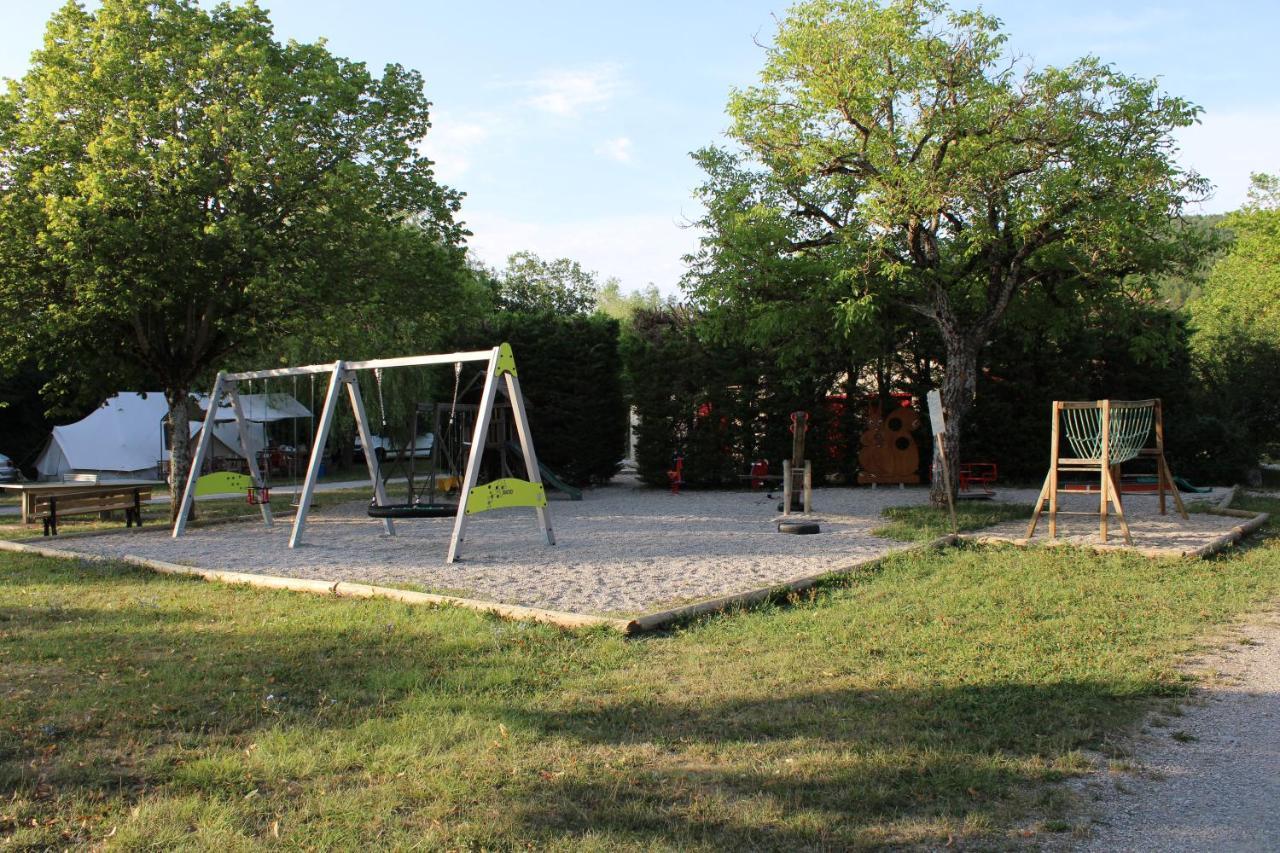 Habitat Createur - Hebergements Insolites Au Camping Municipal "Les Ecureuils" Recoubeau-Jansac 外观 照片