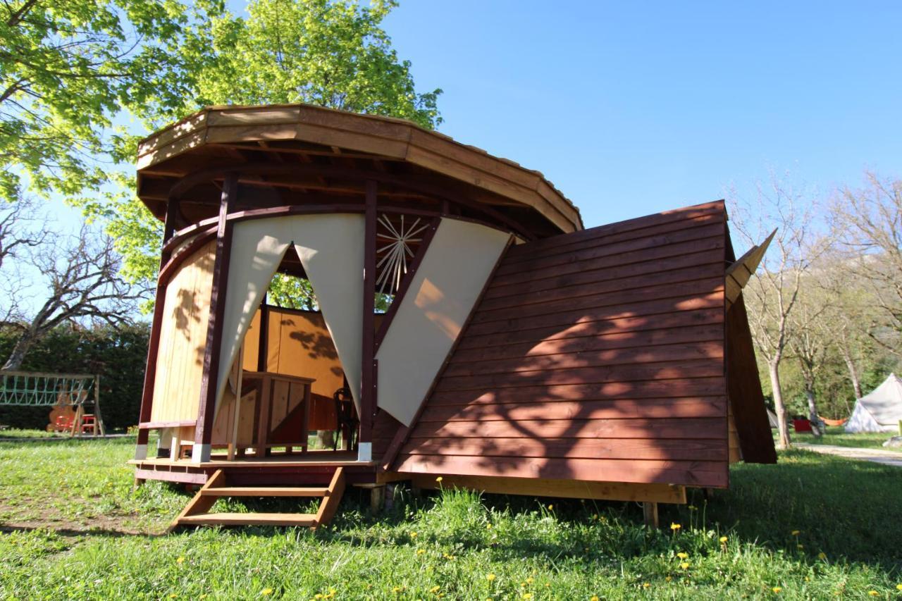 Habitat Createur - Hebergements Insolites Au Camping Municipal "Les Ecureuils" Recoubeau-Jansac 外观 照片