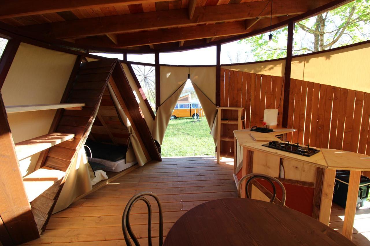 Habitat Createur - Hebergements Insolites Au Camping Municipal "Les Ecureuils" Recoubeau-Jansac 外观 照片