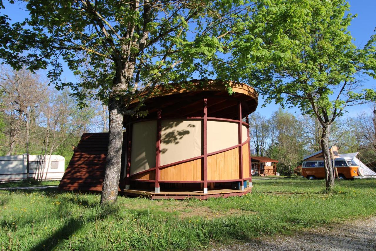 Habitat Createur - Hebergements Insolites Au Camping Municipal "Les Ecureuils" Recoubeau-Jansac 外观 照片