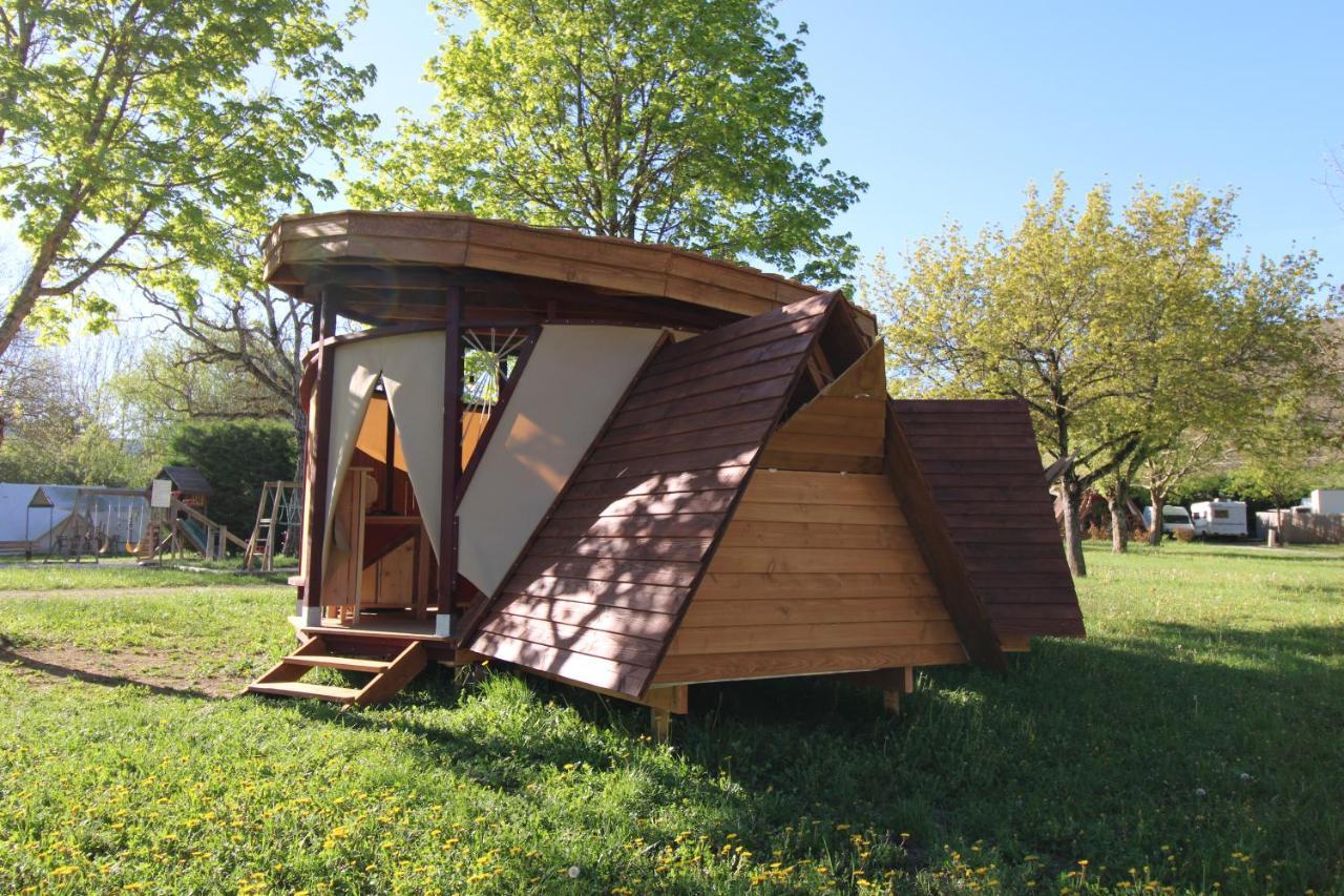 Habitat Createur - Hebergements Insolites Au Camping Municipal "Les Ecureuils" Recoubeau-Jansac 外观 照片