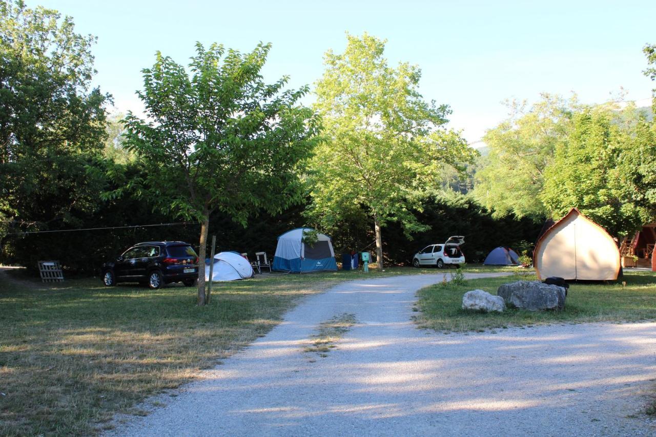 Habitat Createur - Hebergements Insolites Au Camping Municipal "Les Ecureuils" Recoubeau-Jansac 外观 照片